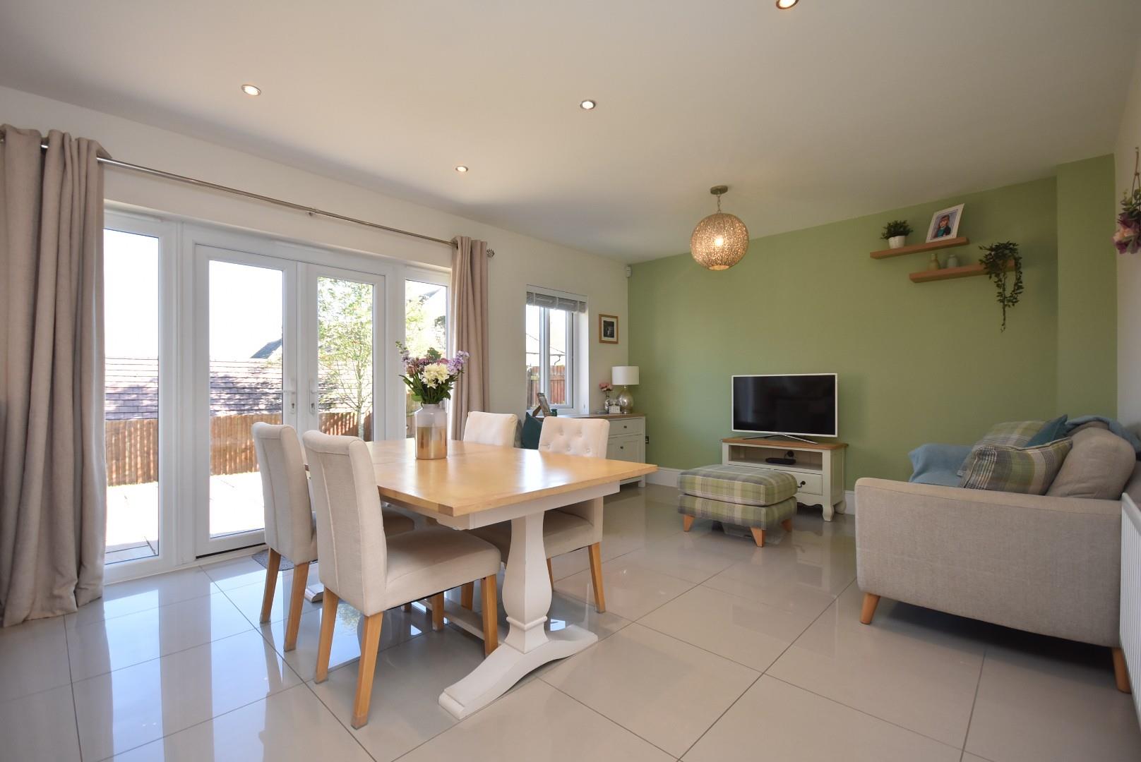 76 Burdons Close, Wenvoe, CF5 6FE